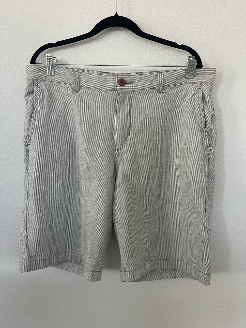 Tommy Bahama Linen Cotton Pinstripe Shorts Men’s Size 36 Gray Island Print